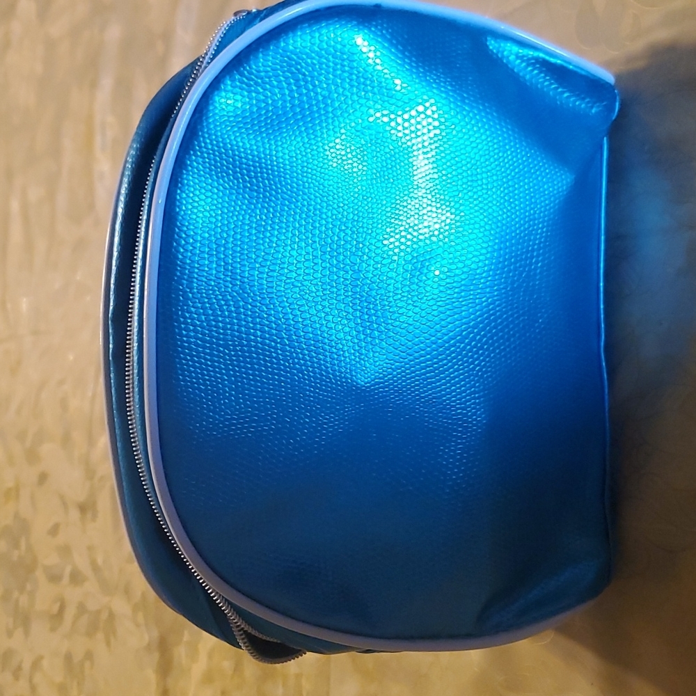 Make up pouch lancome